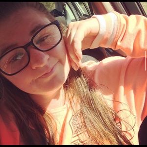 Meet your Posher, Kayla